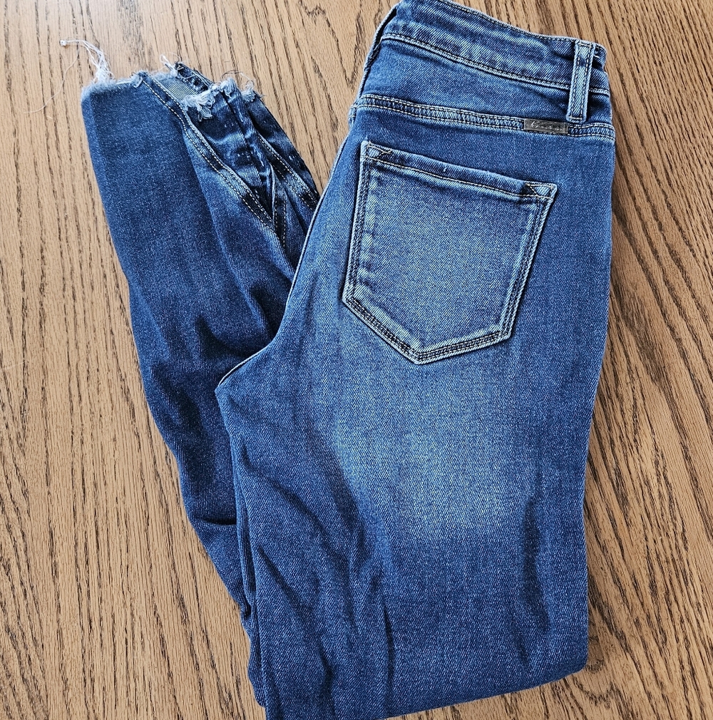 KanCan Distressed Blue Ankle Jeans